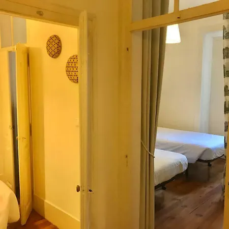 Charming Flat Lisbona